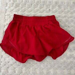 lululemon hotty hot lowrise 2.5in red shorts